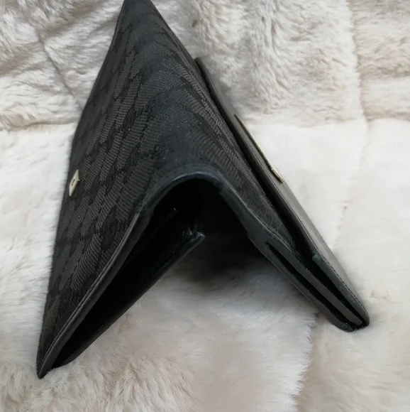 Authentic Gucci wallet - Picture 9 of 17